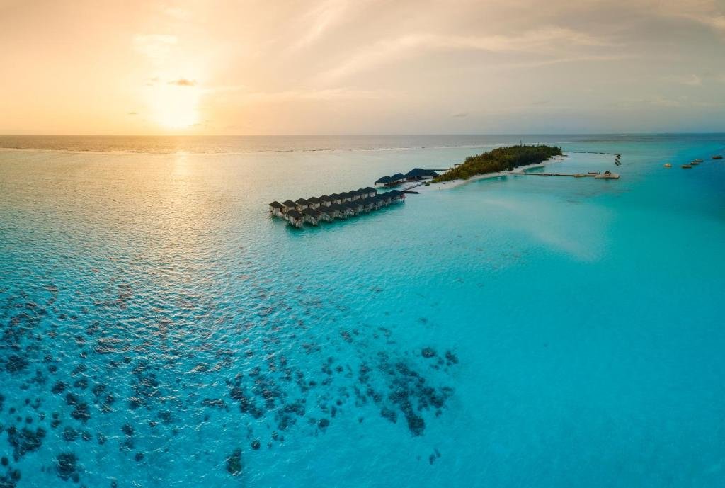 Summer Island Maldives Resort 
